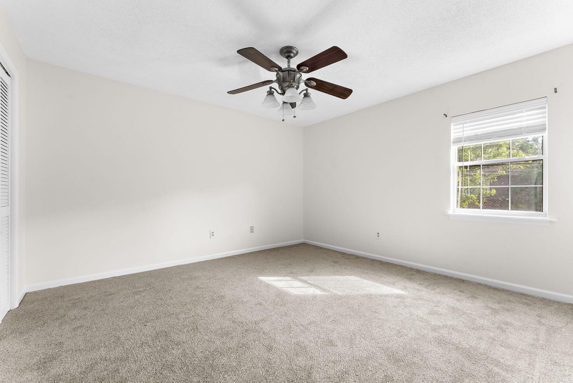 201 Oakmont Avenue Photo 14