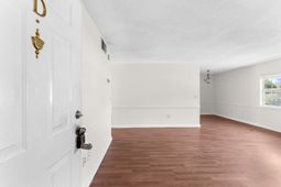 201 Oakmont Avenue photo 4