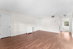 201 Oakmont Avenue photo 4
