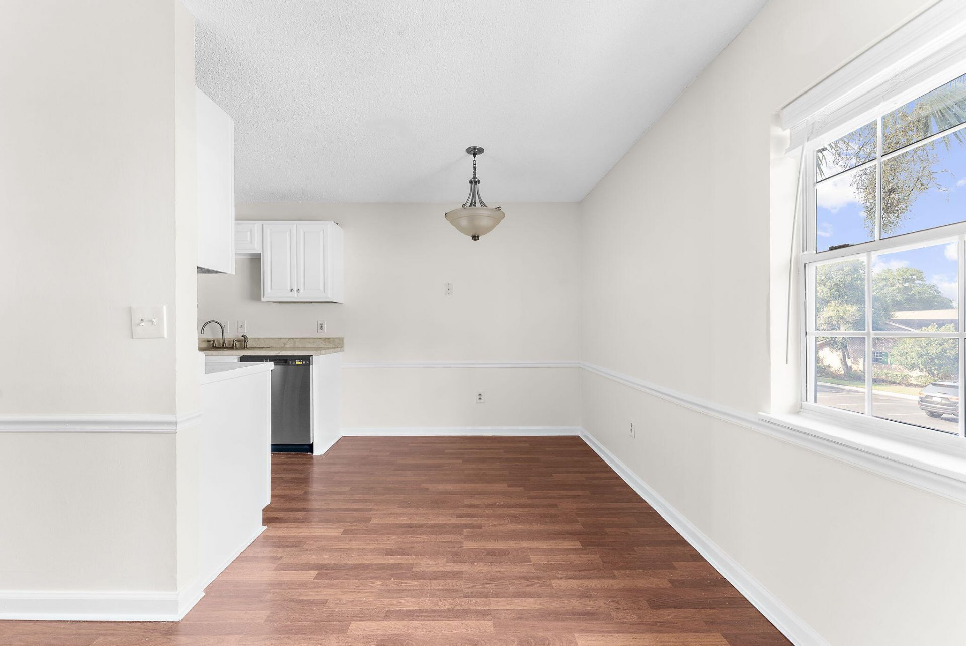 201 Oakmont Avenue Photo 7