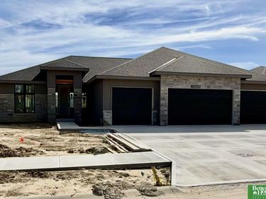 5915 N 214th Avenue, Elkhorn, NE 68022