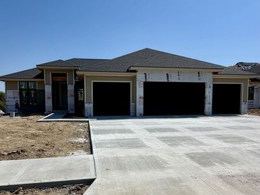 5915 N 214th Avenue, Elkhorn, NE 68022