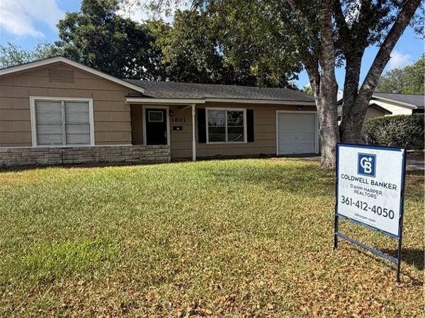1801 E Walnut Avenue , Victoria, TX 77901