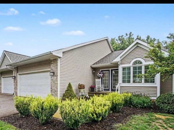 2017 Blue Bell Way, Grand Rapids, MI 49504