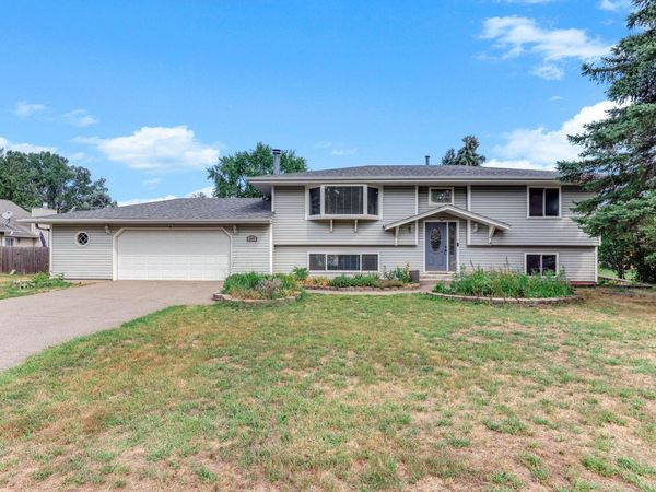 3855 66th Street E, Inver Grove Heights, MN 55076
