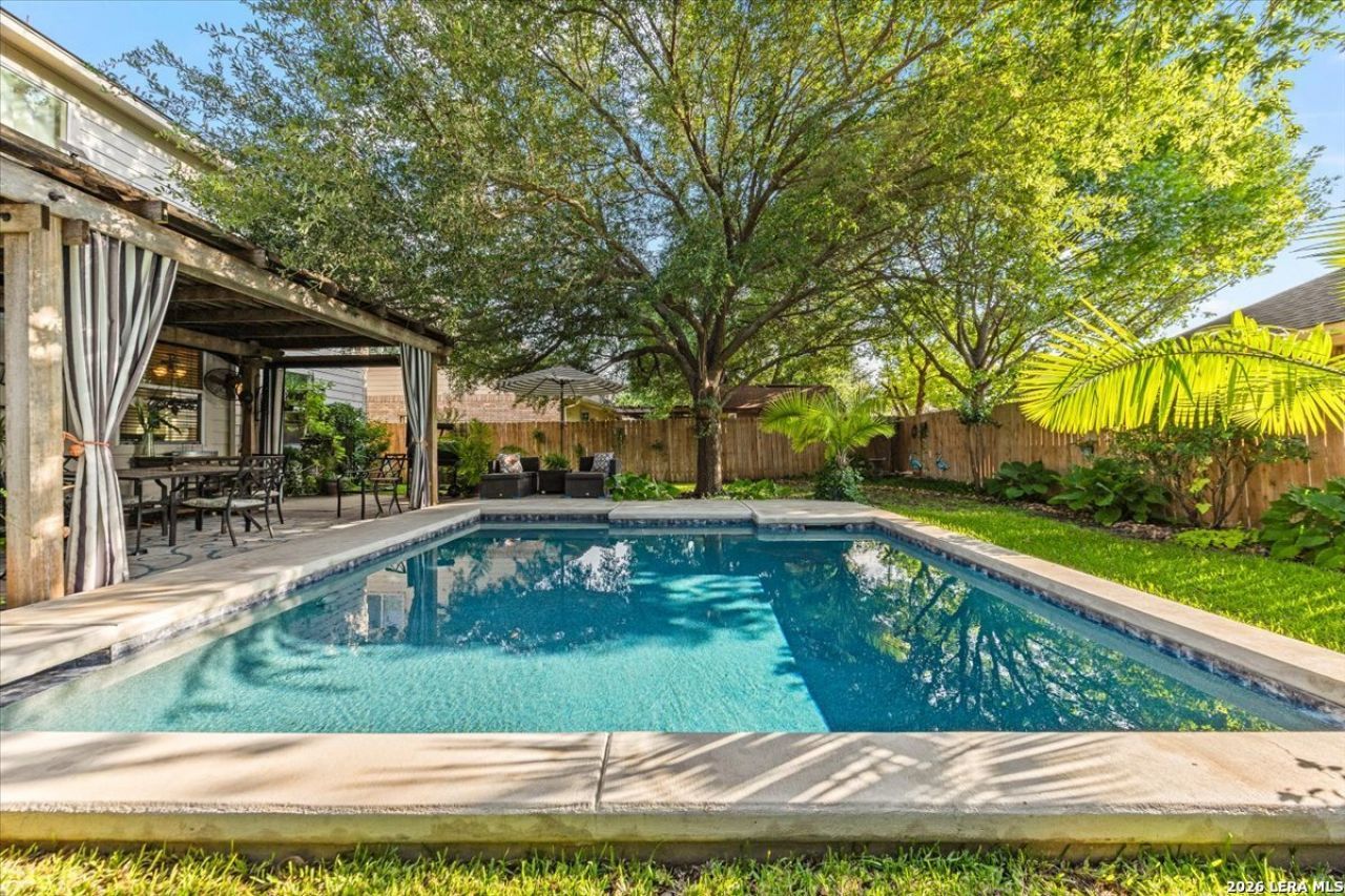 10559 Weser Ln, Helotes, TX 78023 Main Photo