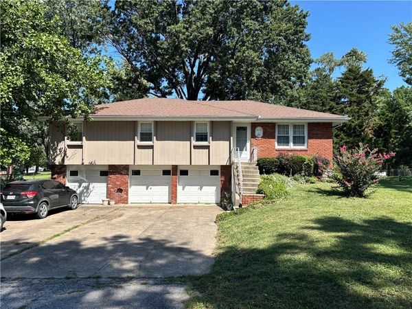 812 NE 113th Street, Kansas City, MO 64155