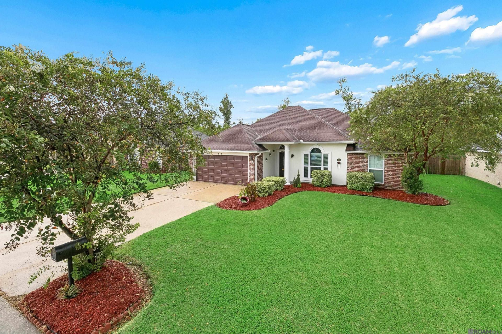 613 Foxwood Lane, Laplace, LA 70068 Main Photo