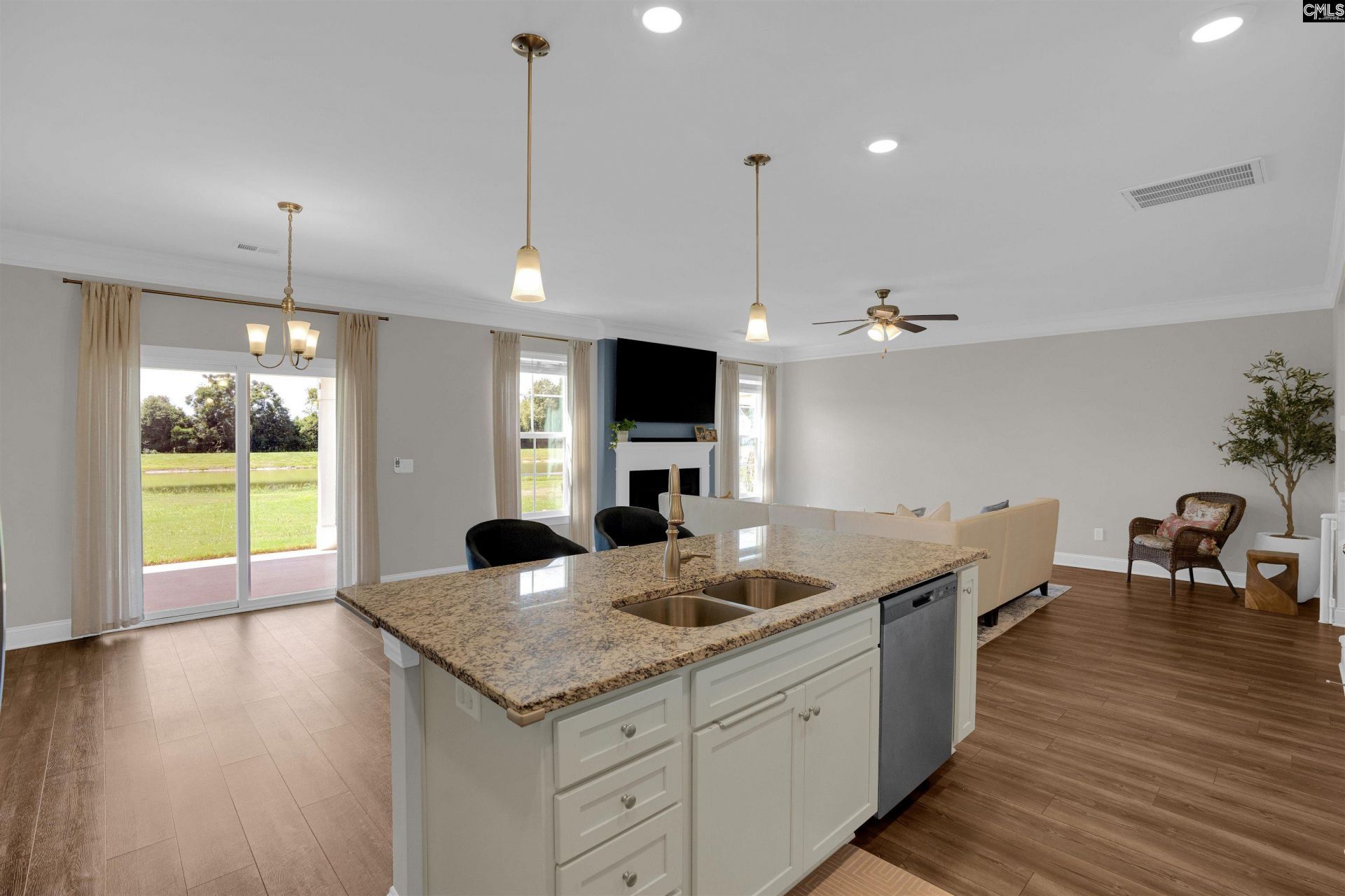 335 Stillington Street  Photo 11