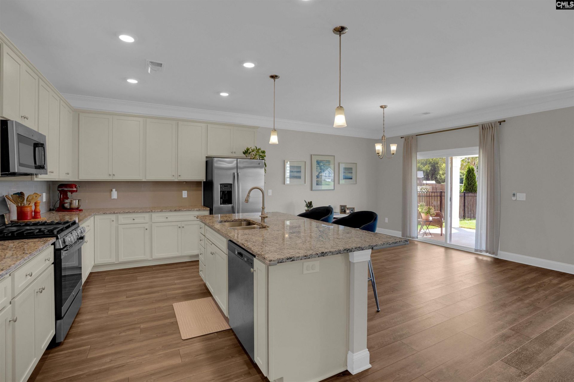 335 Stillington Street  Photo 13