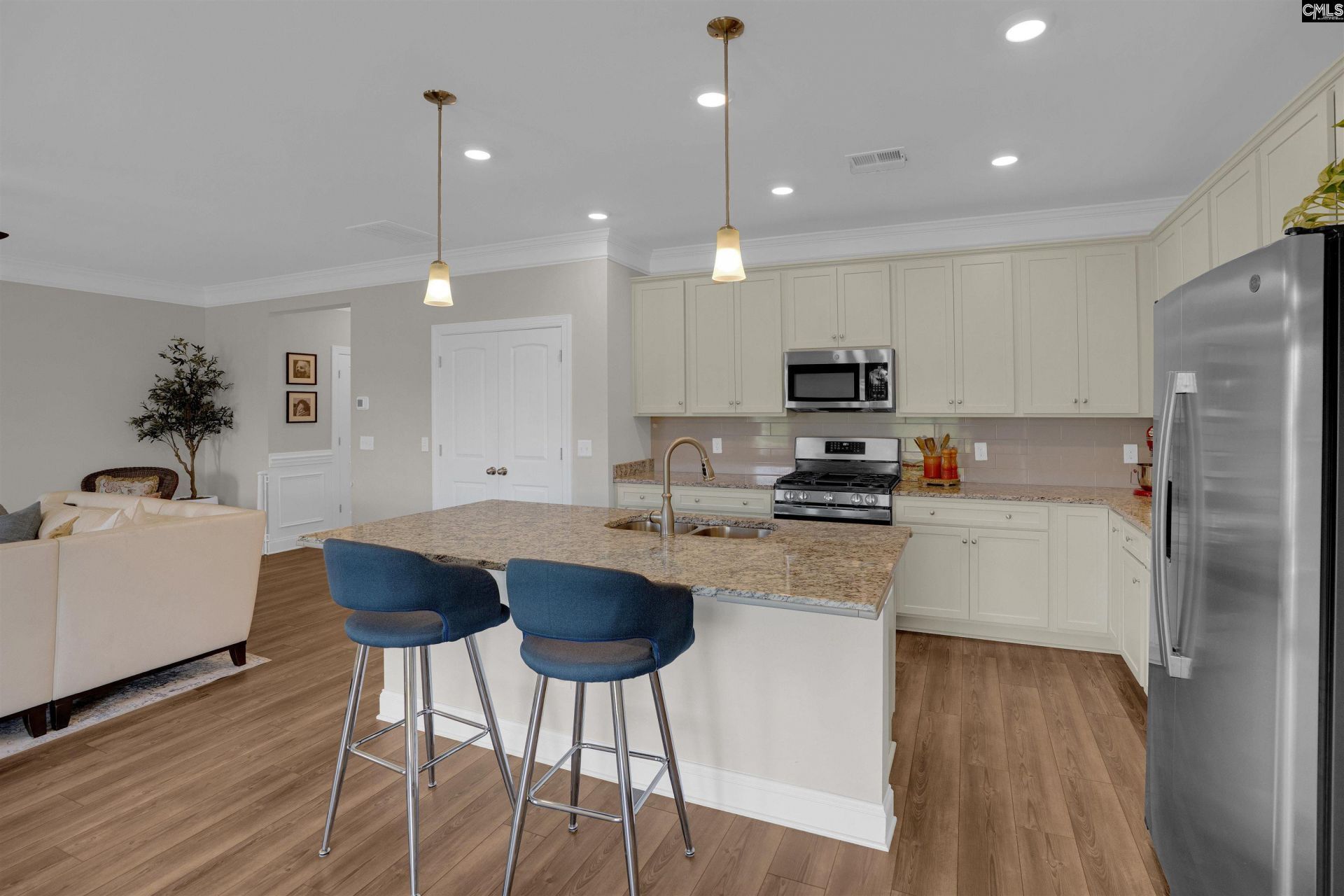 335 Stillington Street  Photo 14
