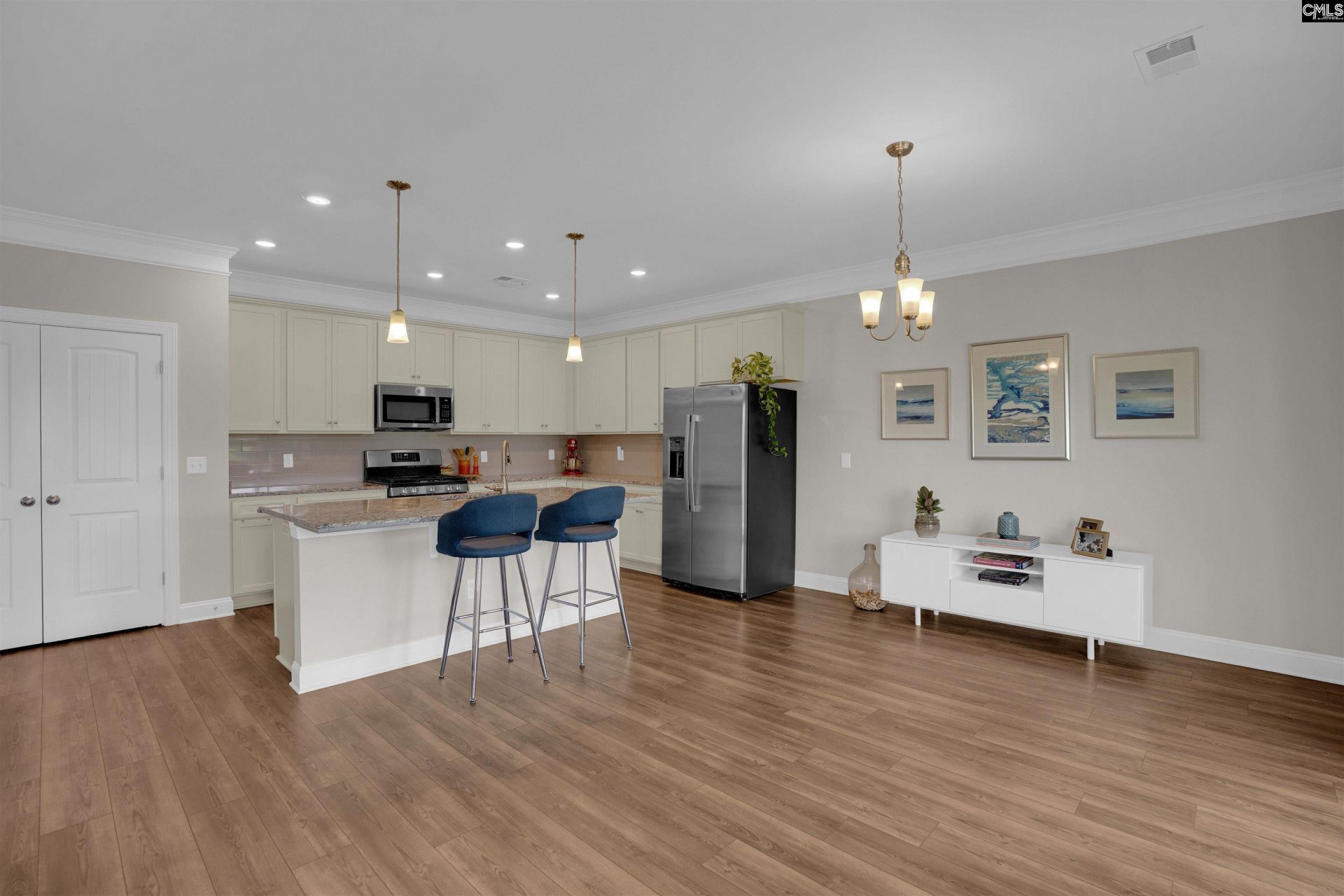 335 Stillington Street  Photo 15