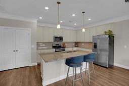 335 Stillington Street  photo 4