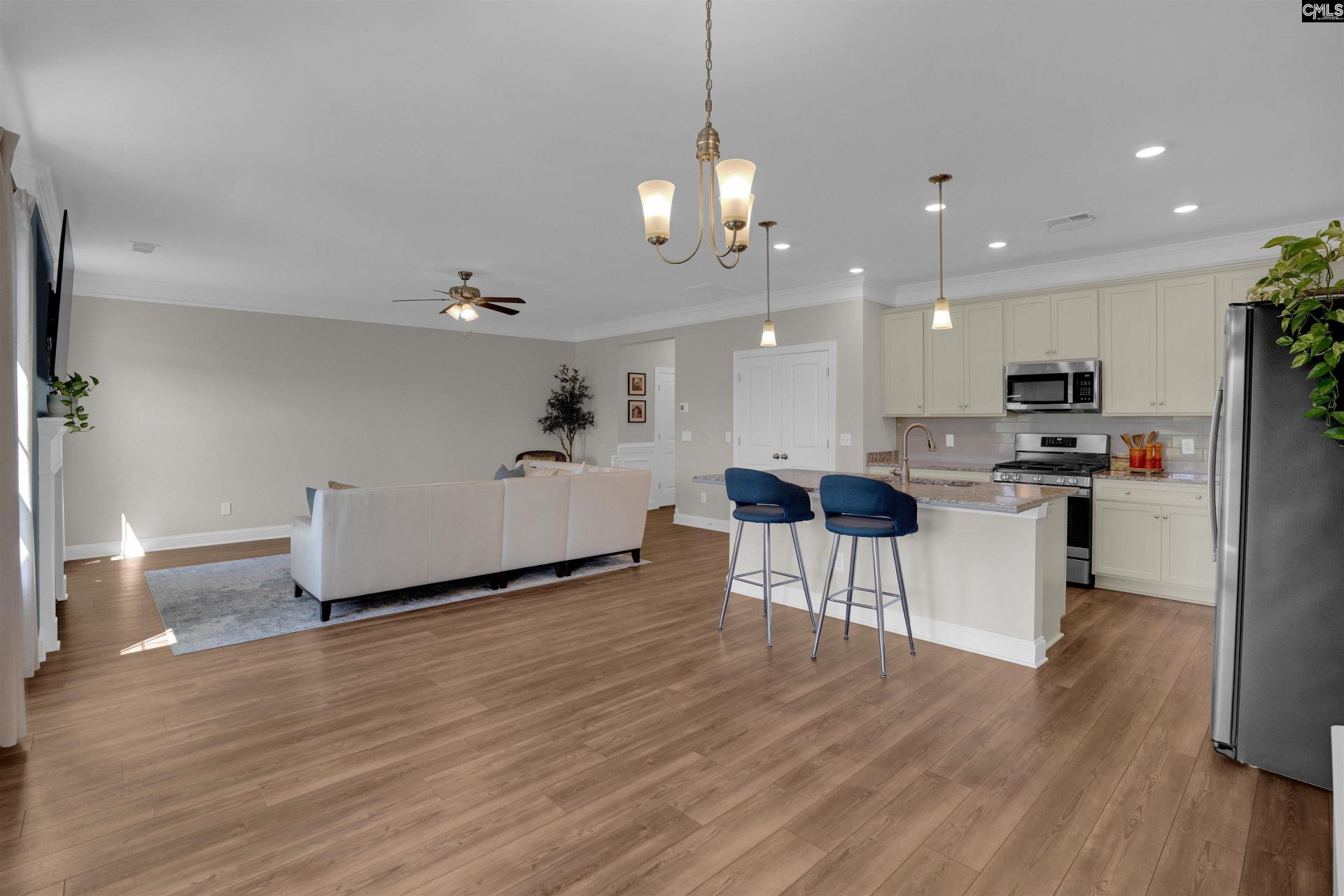 335 Stillington Street  Photo 7