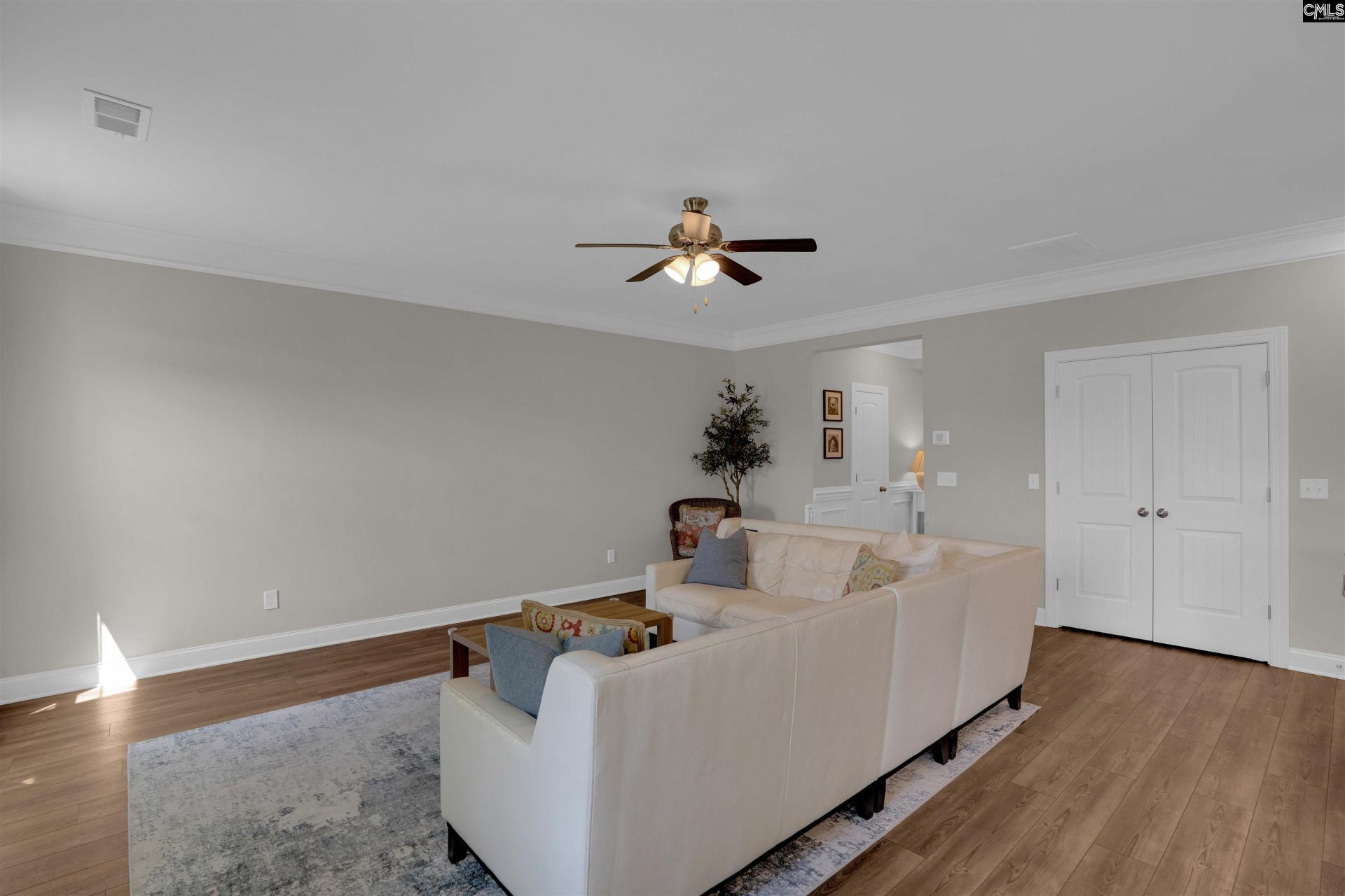 335 Stillington Street  Photo 8
