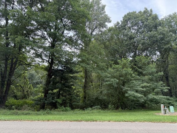 1 Campbell Lake Drive, Parma, MI 49269