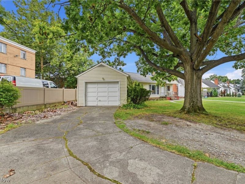 16285 Craigmere Drive, Middleburg Heights, OH 44130 Photo 30
