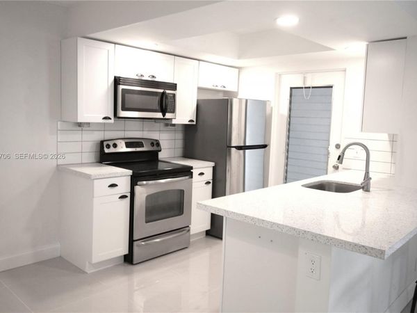 2166 NE 56th St , Unit 203, Fort Lauderdale, FL 33308