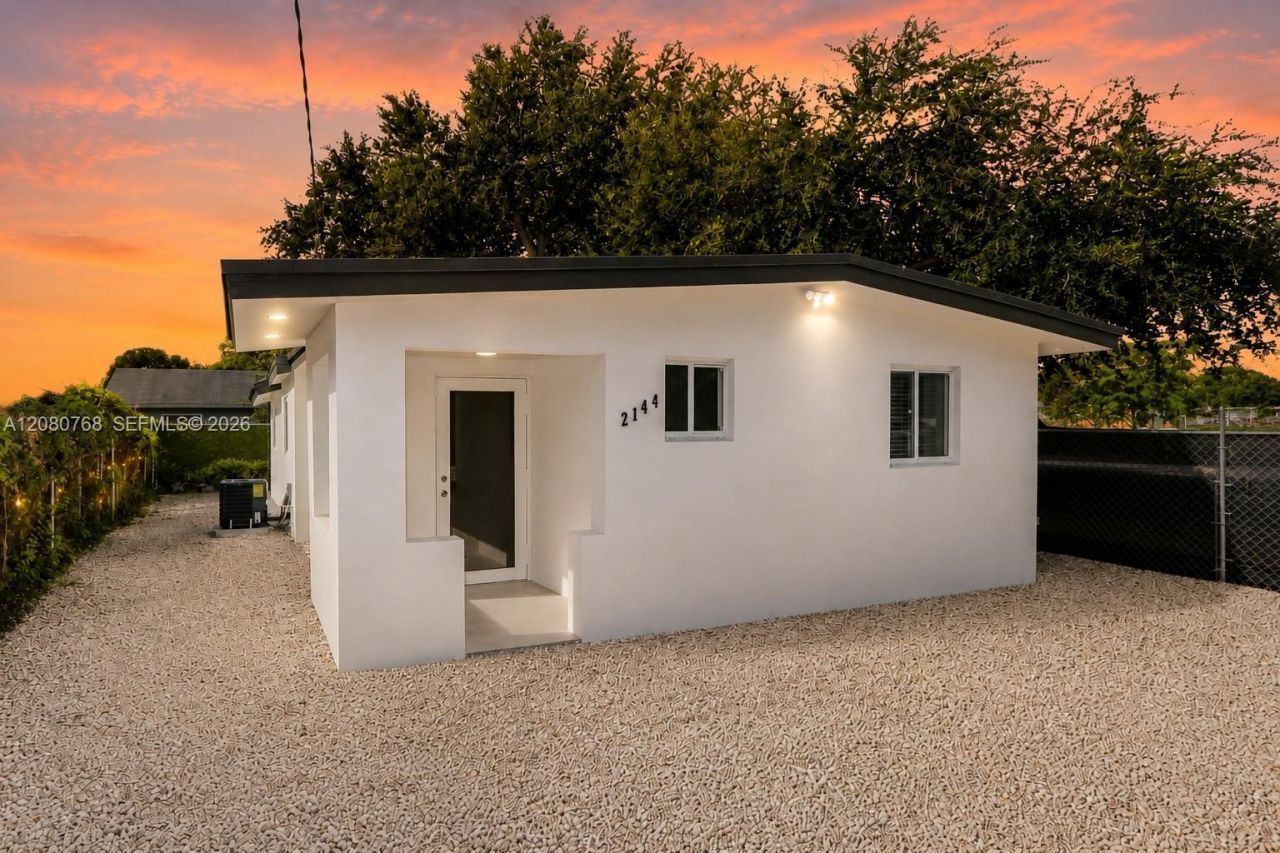 2144 NW 89th Ter , Miami, FL 33147 Photo