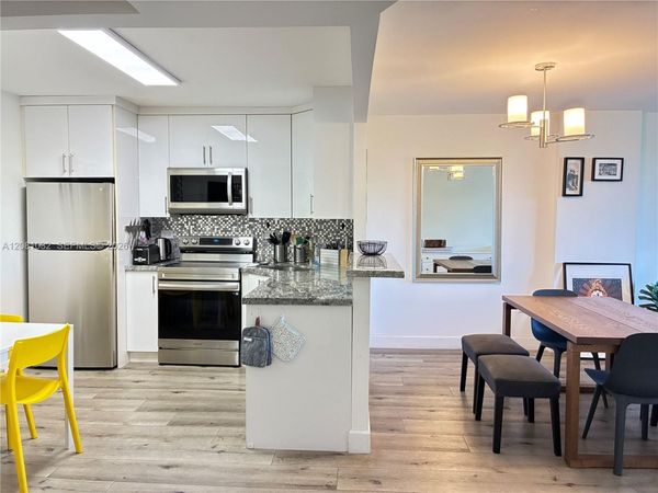 2780 NE 183rd St, Unit 415, Aventura, FL 33160
