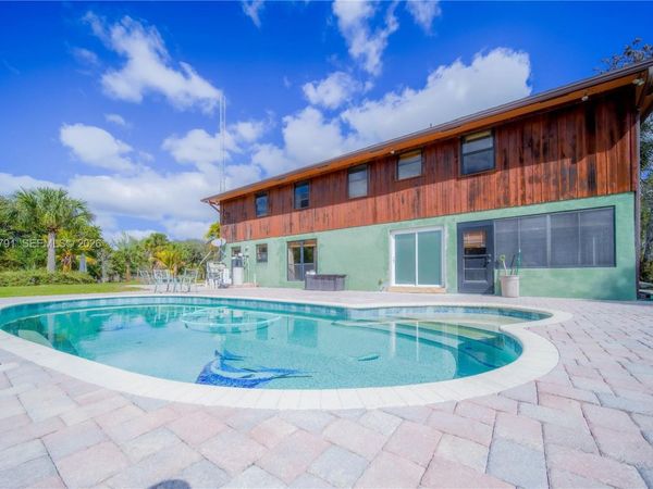 576 Marshall Rd , West Palm Beach, FL 33413