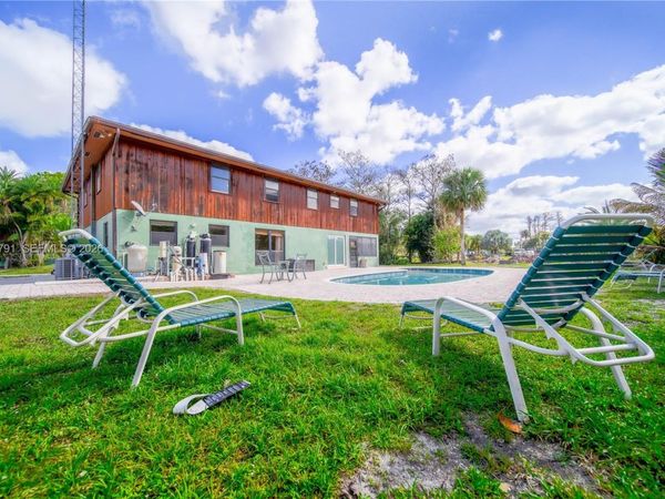 576 Marshall Rd , West Palm Beach, FL 33413