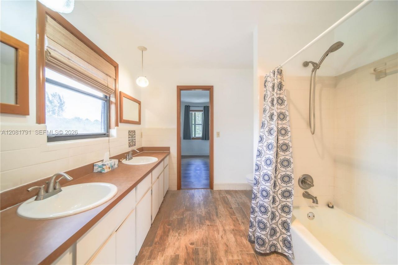 576 Marshall Rd , West Palm Beach, FL 33413 Photo