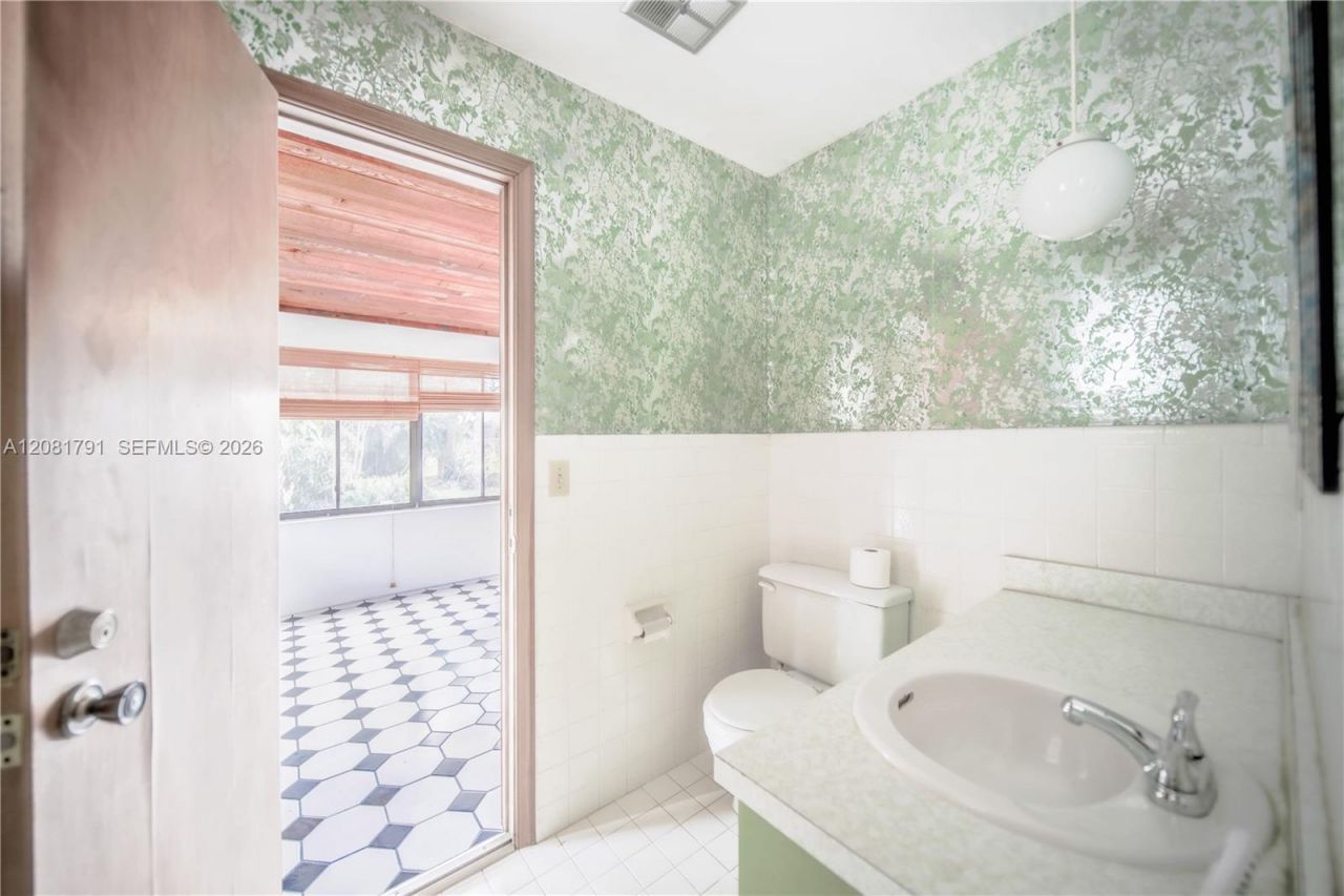 576 Marshall Rd , West Palm Beach, FL 33413 Photo