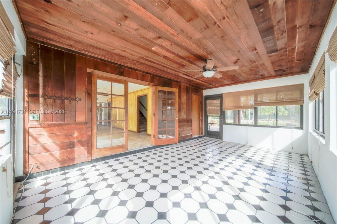 576 Marshall Rd, West Palm Beach, FL 33413 Photo