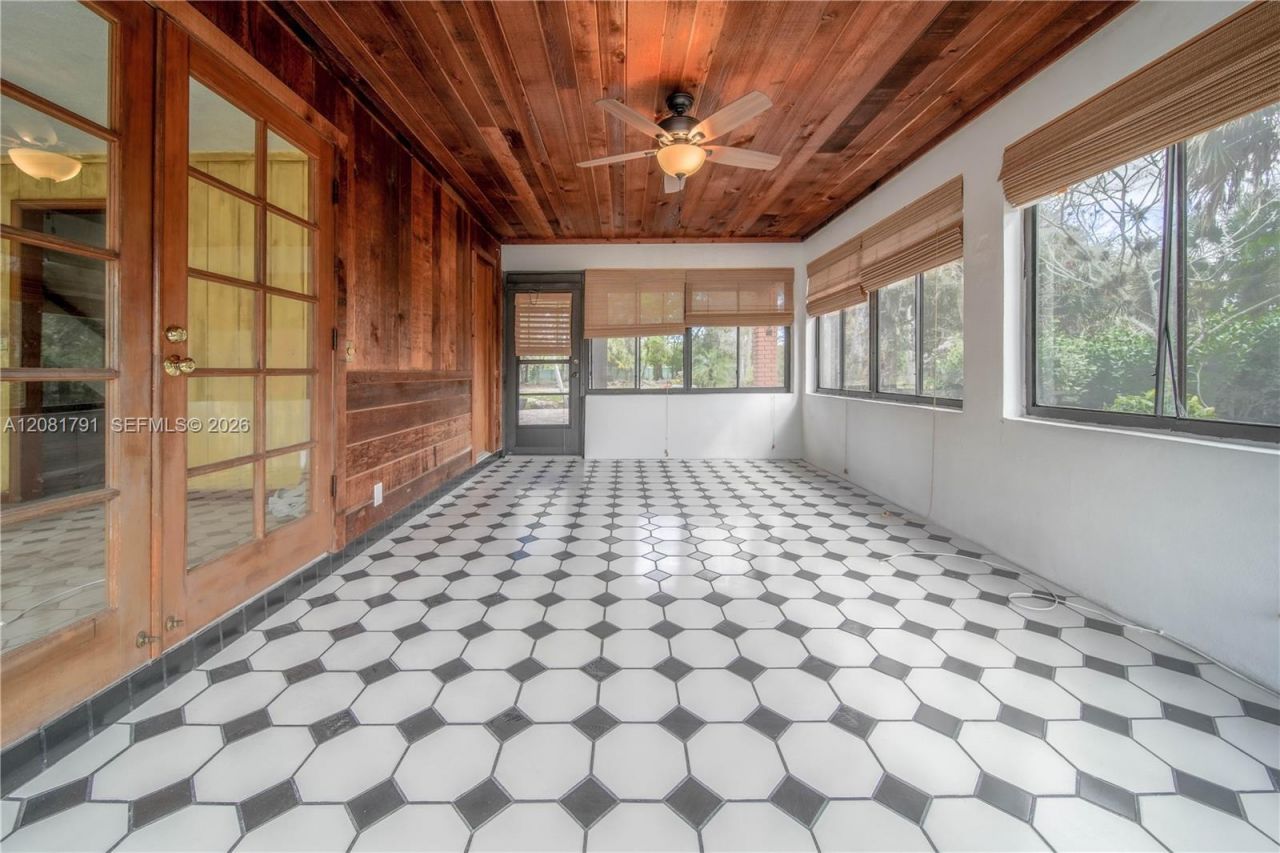 576 Marshall Rd , West Palm Beach, FL 33413 Photo