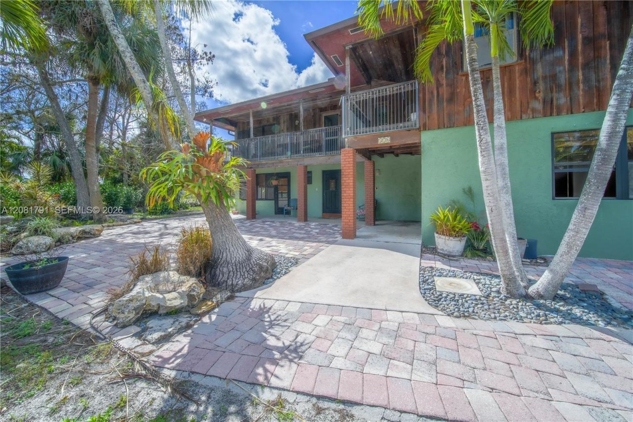 576 Marshall Rd, West Palm Beach, FL 33413 Photo