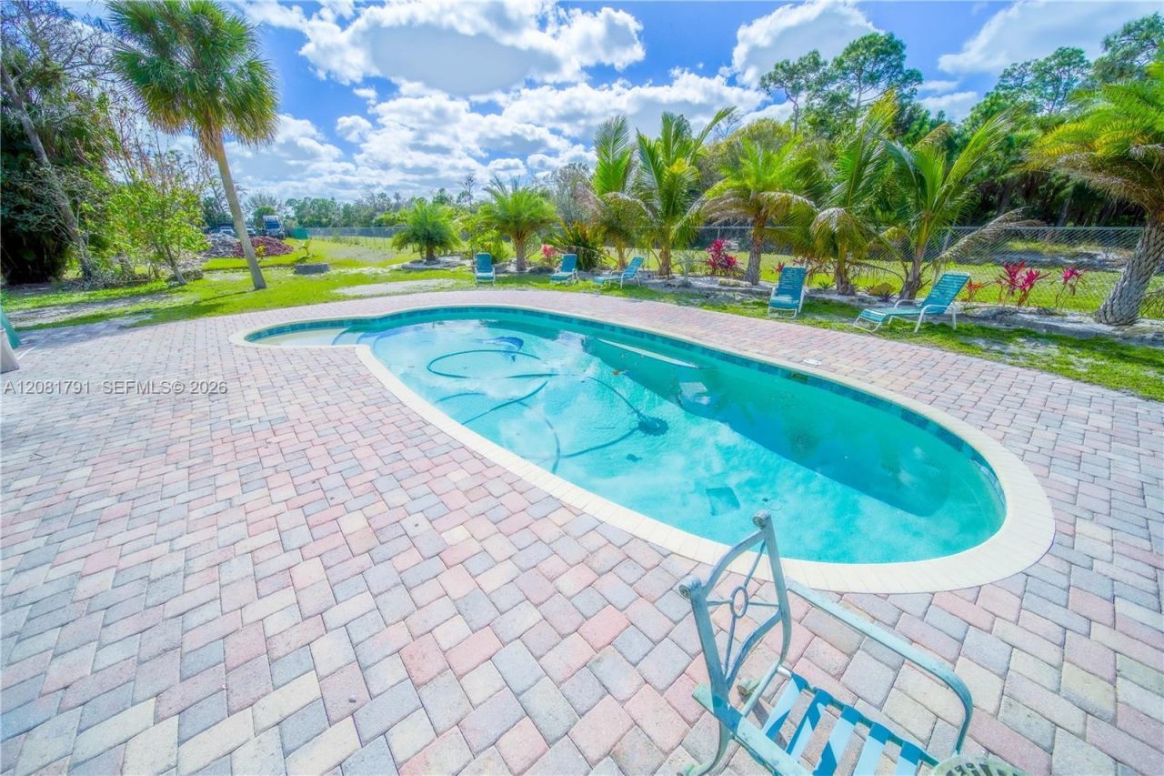 576 Marshall Rd , West Palm Beach, FL 33413 Photo