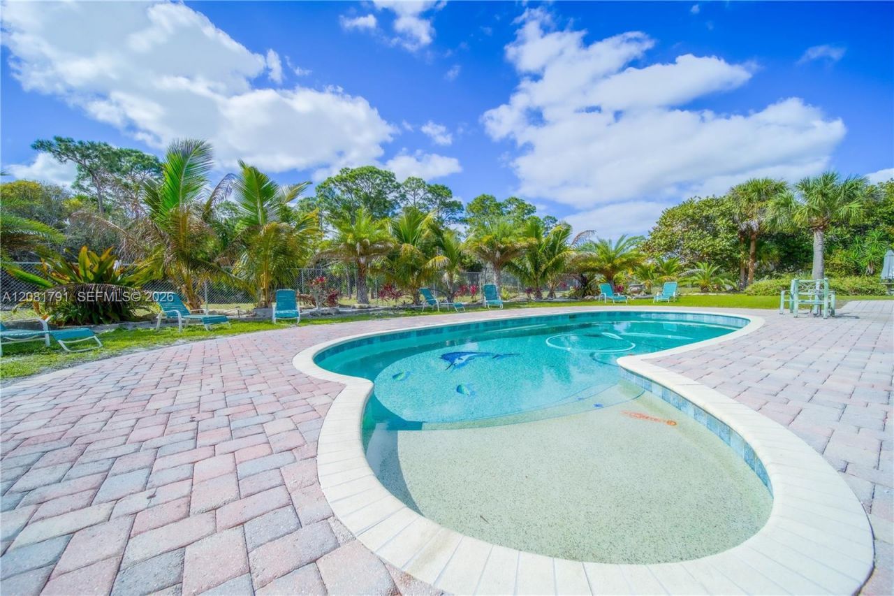 576 Marshall Rd , West Palm Beach, FL 33413 Photo