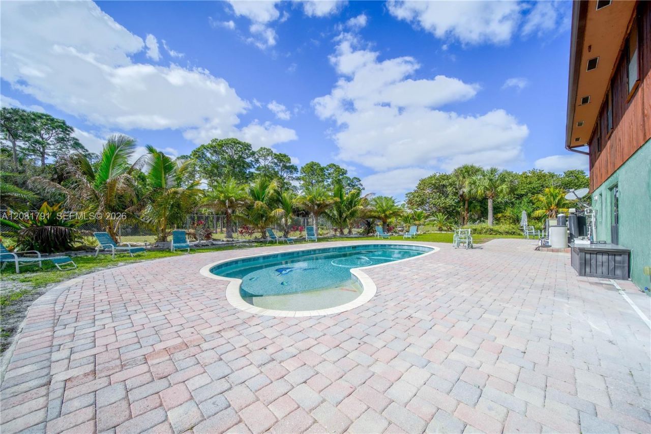 576 Marshall Rd , West Palm Beach, FL 33413 Photo