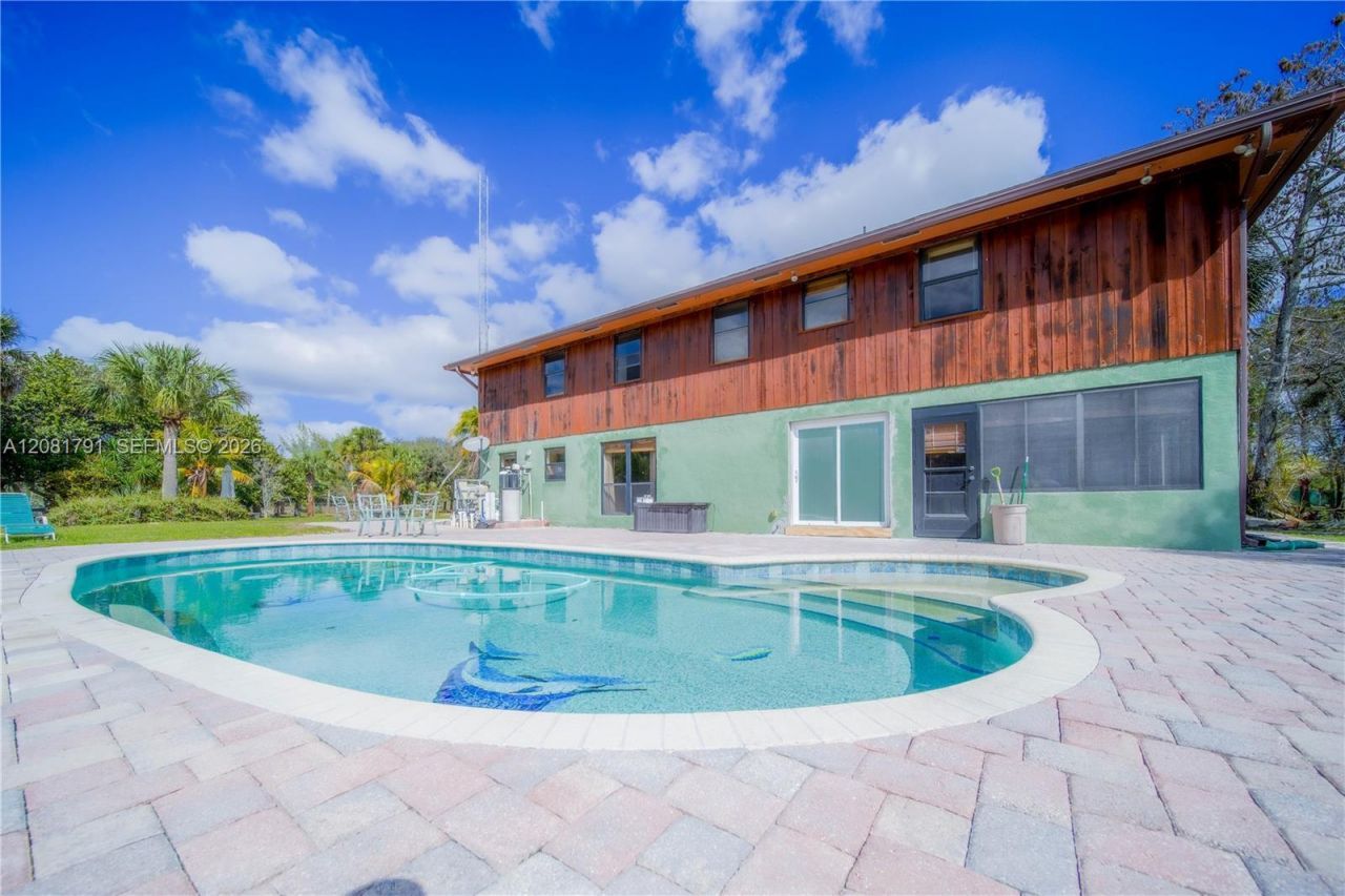 576 Marshall Rd, West Palm Beach, FL 33413 Photo