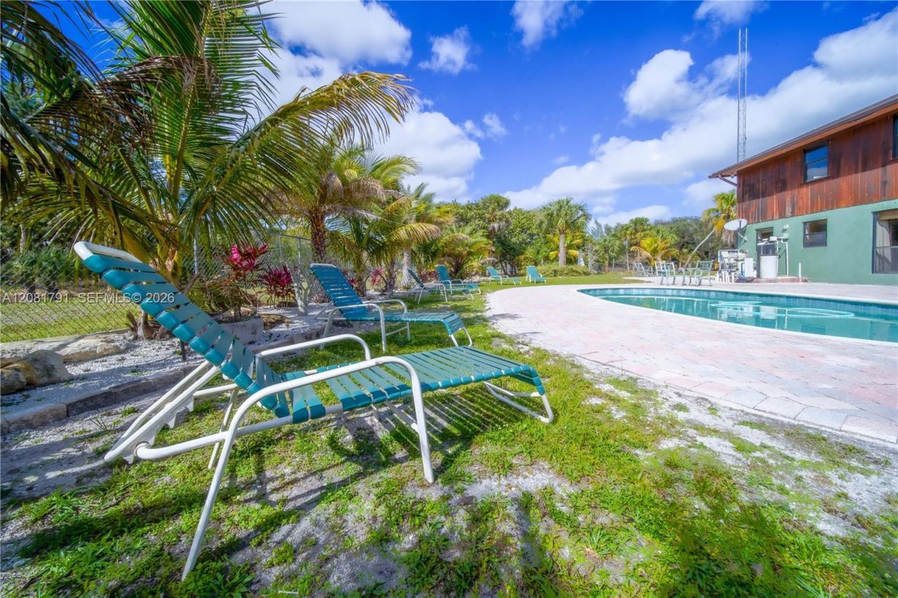 576 Marshall Rd , West Palm Beach, FL 33413 Photo