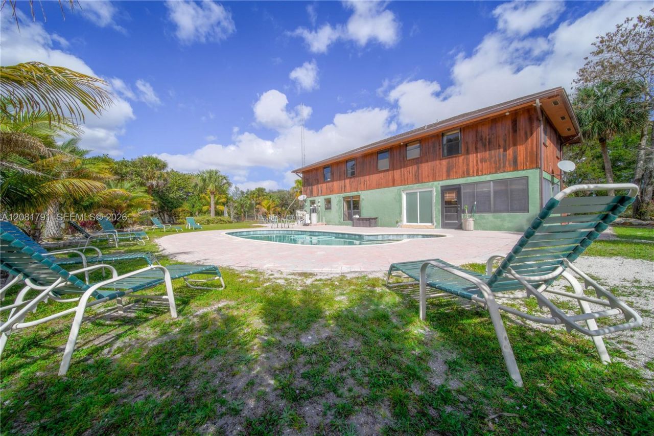 576 Marshall Rd, West Palm Beach, FL 33413 Photo