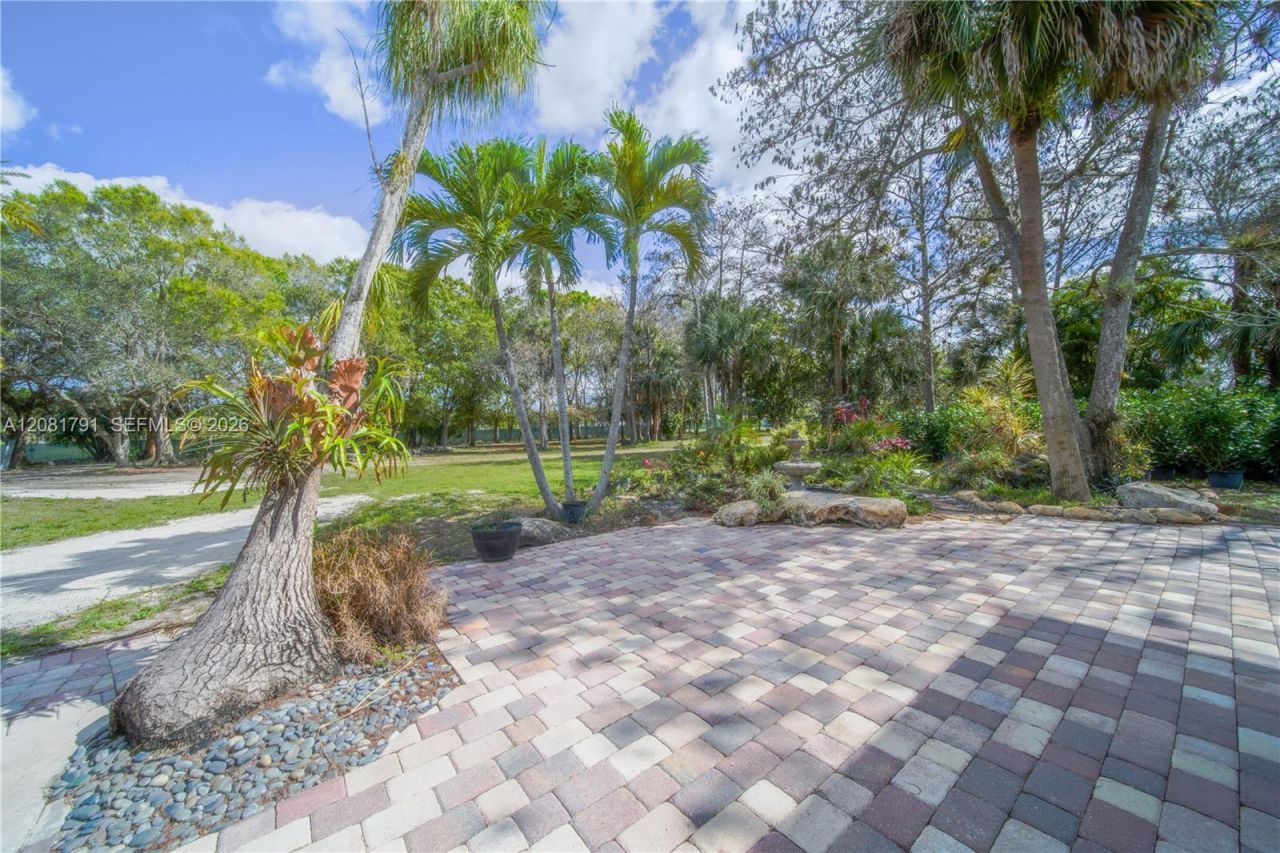 576 Marshall Rd, West Palm Beach, FL 33413 Photo