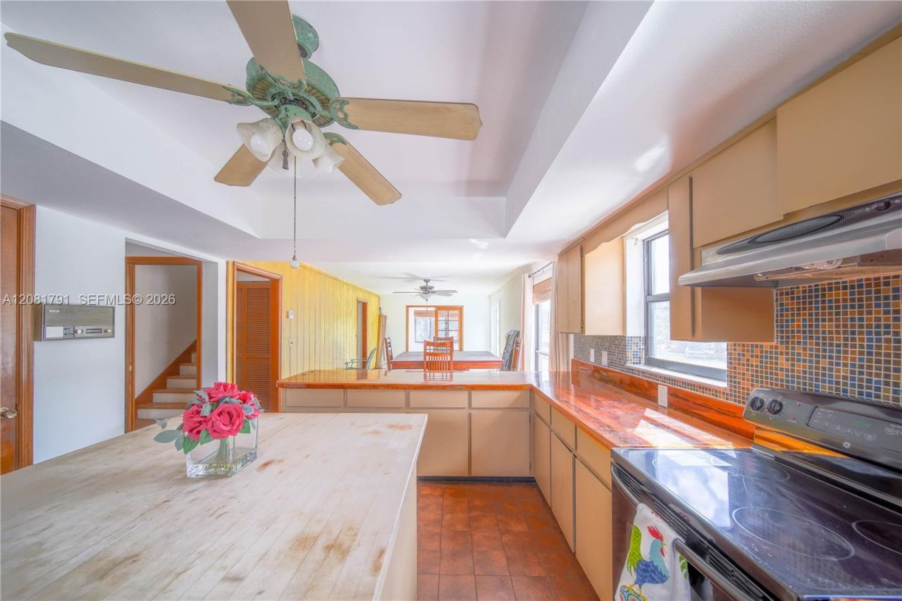 576 Marshall Rd , West Palm Beach, FL 33413 Photo