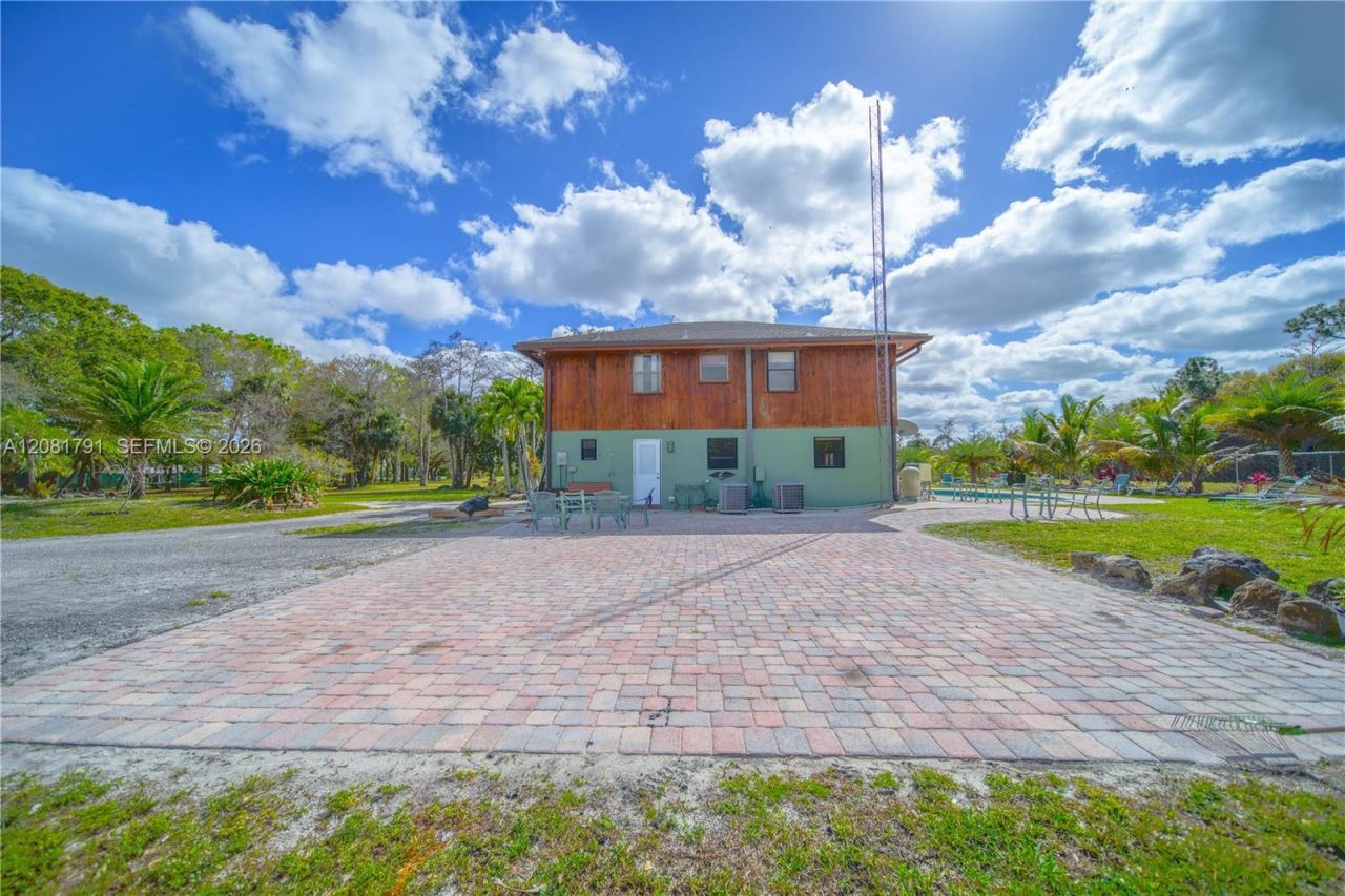 576 Marshall Rd, West Palm Beach, FL 33413 Photo