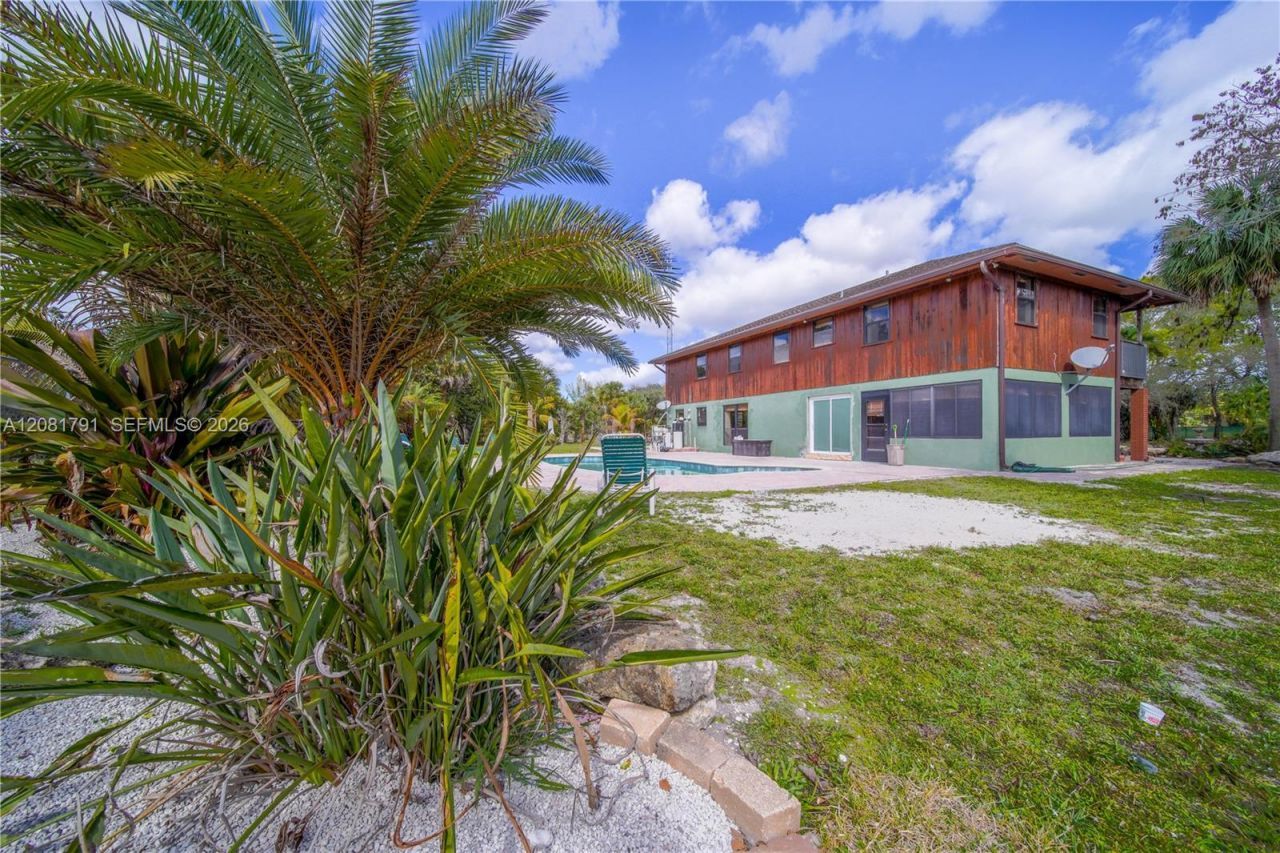 576 Marshall Rd, West Palm Beach, FL 33413 Photo