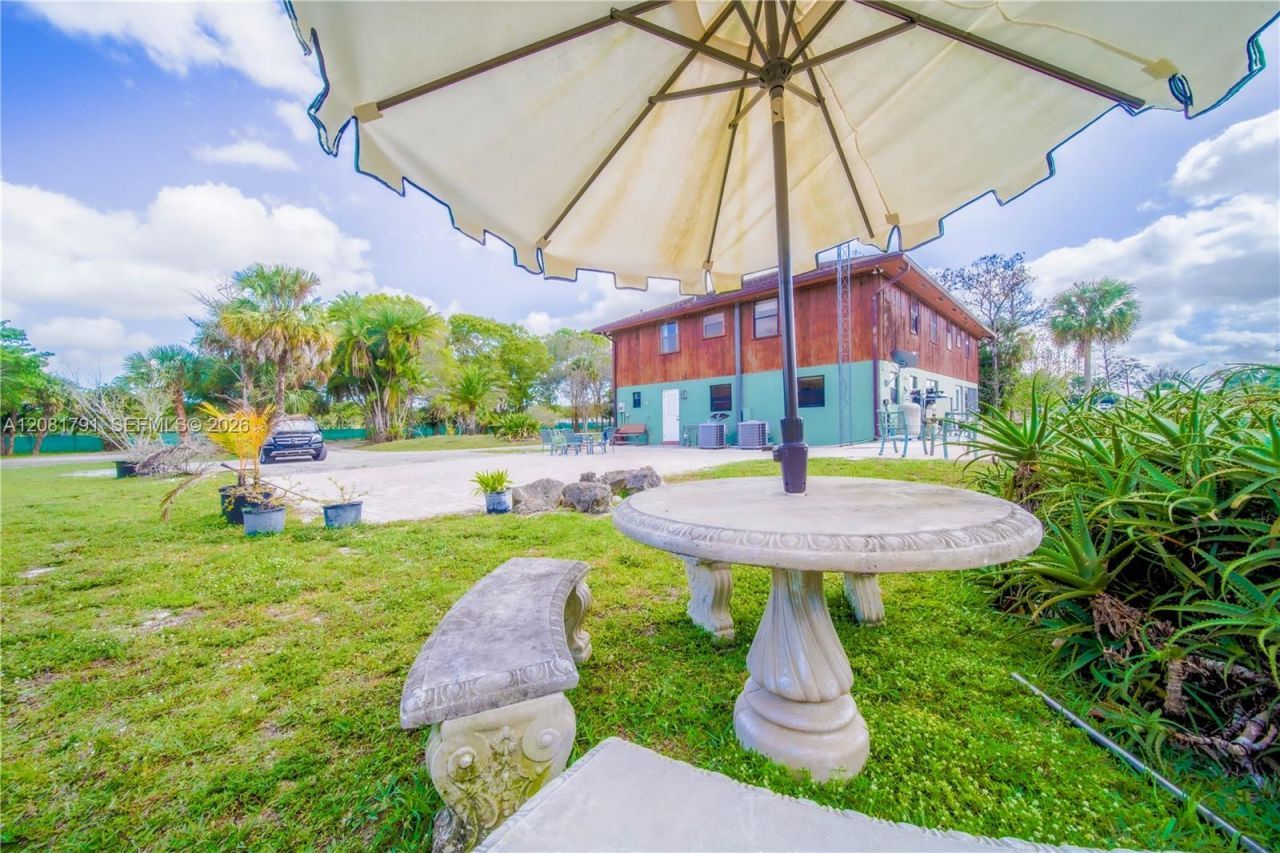 576 Marshall Rd, West Palm Beach, FL 33413 Photo