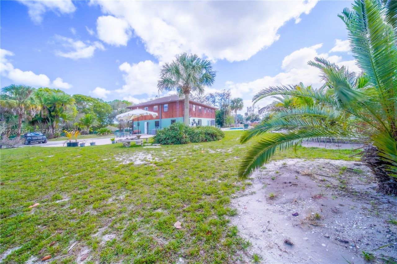 576 Marshall Rd , West Palm Beach, FL 33413 Photo
