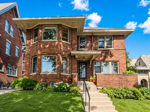 2625 N Wahl AVENUE, Milwaukee, WI 53211