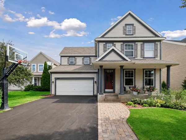 2374 Molnau Court , Chaska, MN 55318