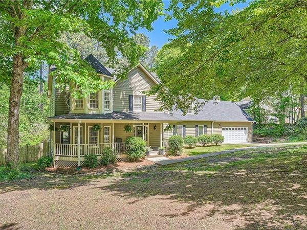 125 Picketts Lake Drive , Acworth, GA 30101