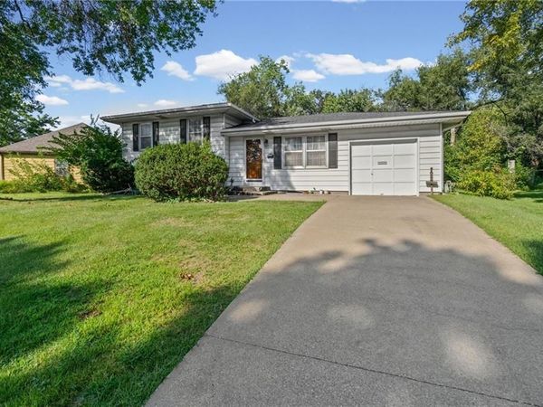 7426 Stearns Street, Shawnee, KS 66203