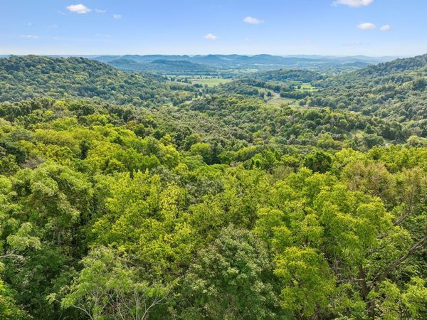 2100 Hawkins Branch Rd, Unit 1, Bethpage, TN 37022