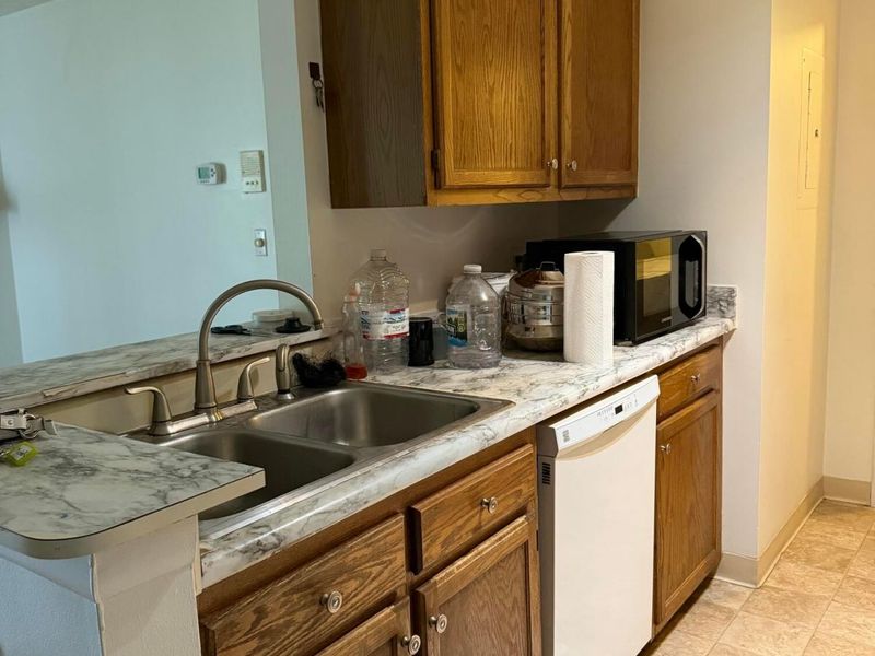 2295 Hedgerow Road, Unit 2295F, Columbus, OH 43220 Photo 3