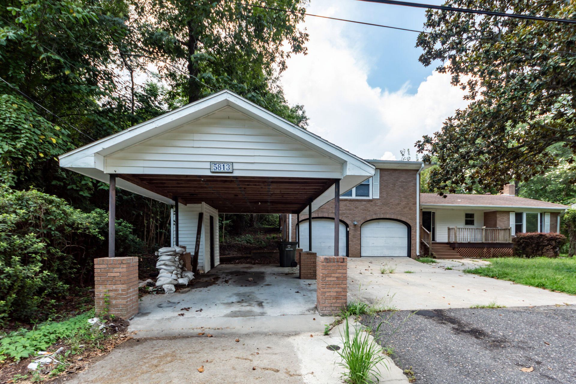 5813 E Lakeside Drive Photo 7